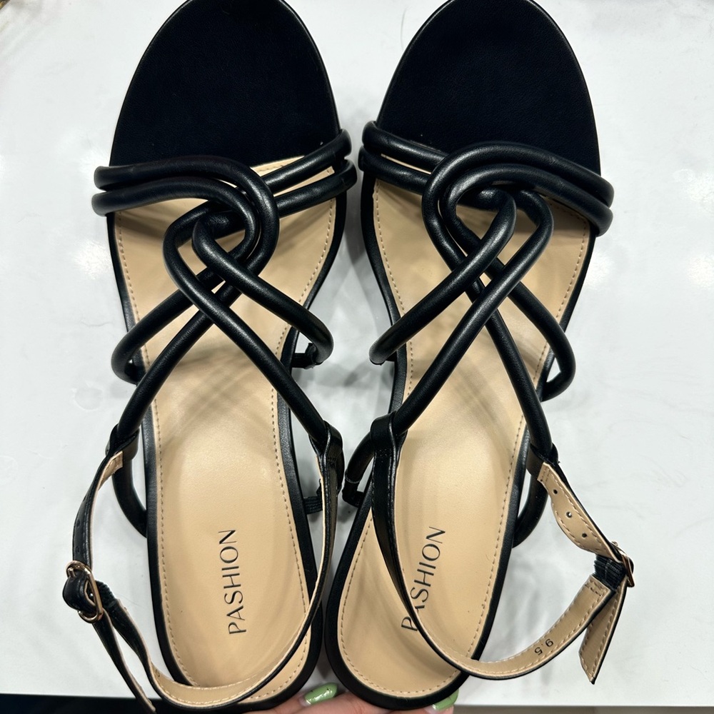 Pashion Footwear Coal Capri, size 9.5